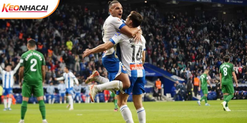 Espanyol đang có chút ưu thế trước đối thủ Espanyol đang có chút ưu thế trước đối thủ